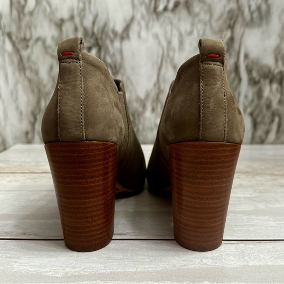 ED Mahoney Woman’s Sz 8M Gray Suede Stacked Heel Booties Shoes Fall Favorite - Picture 9 of 13